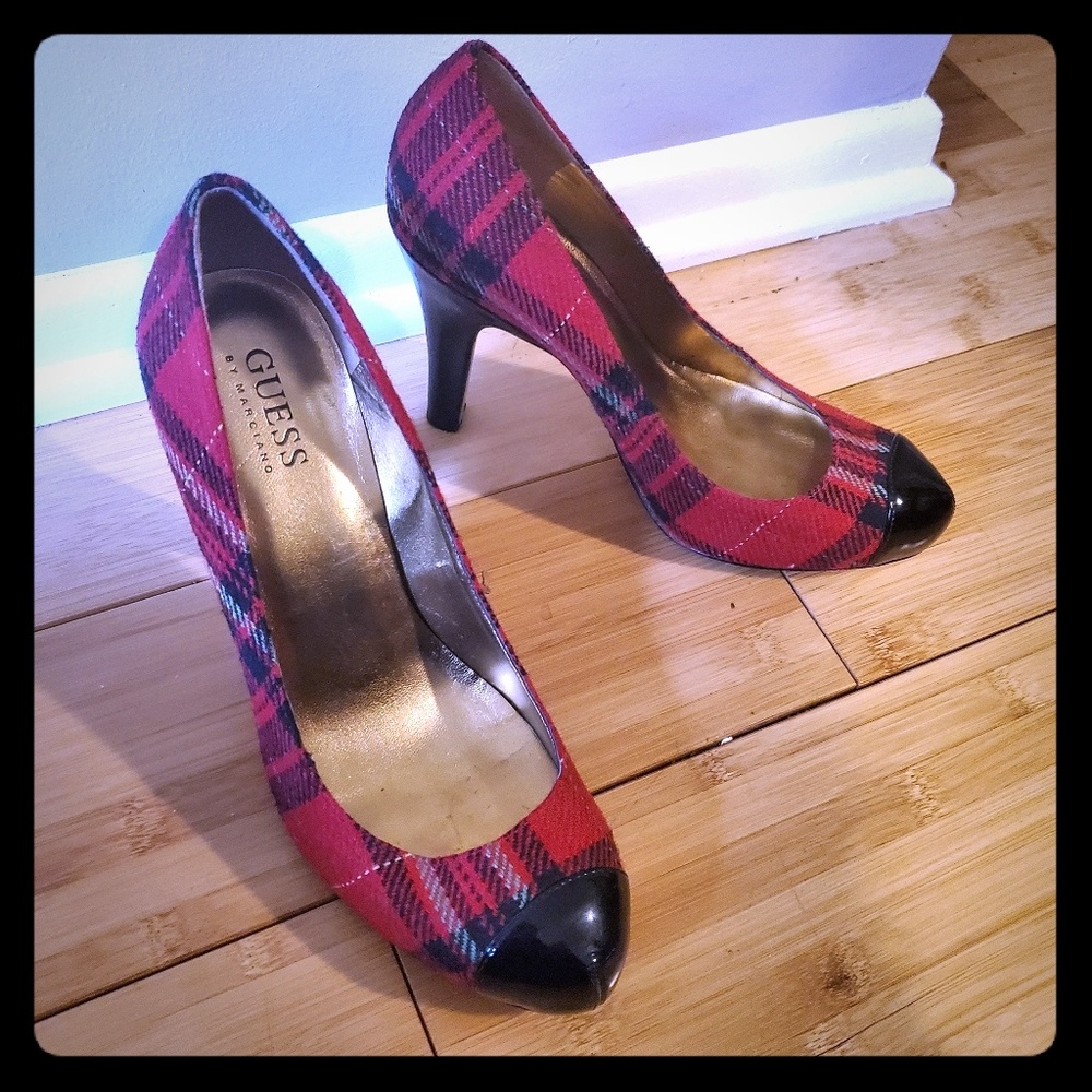 Plaid pumps